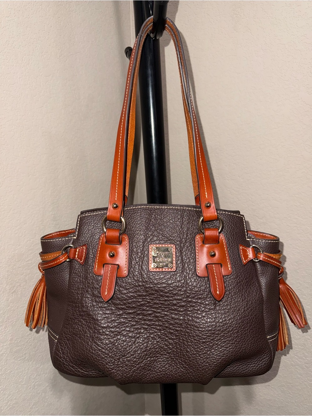 Dooney & Bourke EUC T’moro Stanwich Shoulder bag